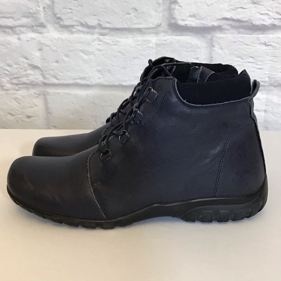 Propet 9 Delaney Womens Ankle Boots Navy Blue Leather Comfort Shoes Side Zippers - Picture 11 of 11